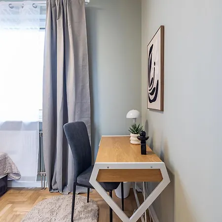 Family Airport Stop By Vaya Lägenhet Warszawa