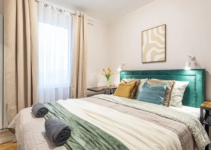 Family Airport Stop By Vaya * Varšava