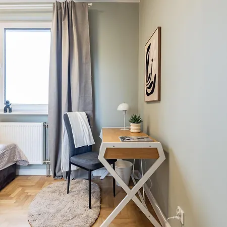 Family Airport Stop By Vaya Apartment *