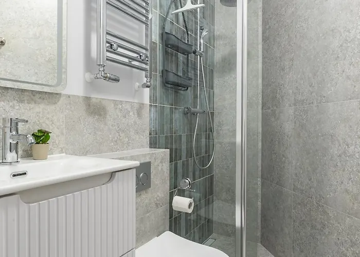 Family Airport Stop By Vaya